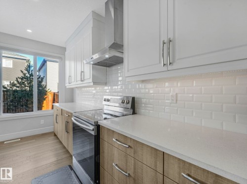 8641 Mayday Wynd, Edmonton, AB - Indoor Photo Showing Kitchen
