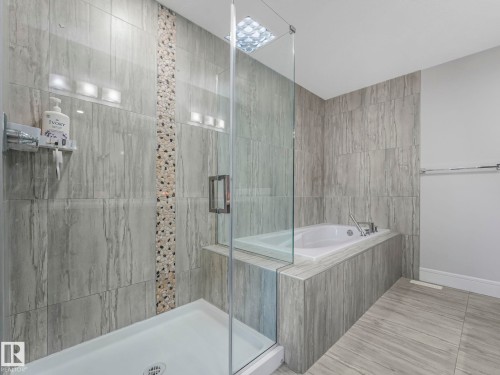 8641 Mayday Wynd, Edmonton, AB - Indoor Photo Showing Bathroom