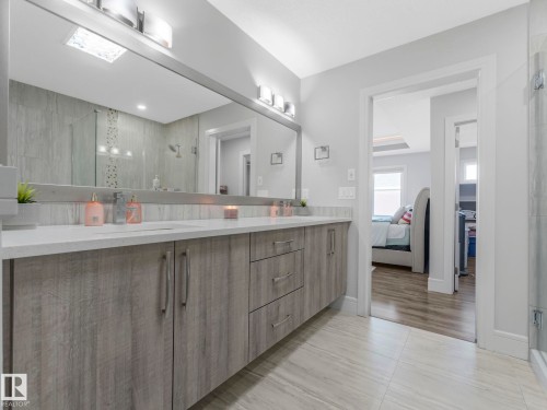 8641 Mayday Wynd, Edmonton, AB - Indoor Photo Showing Bathroom
