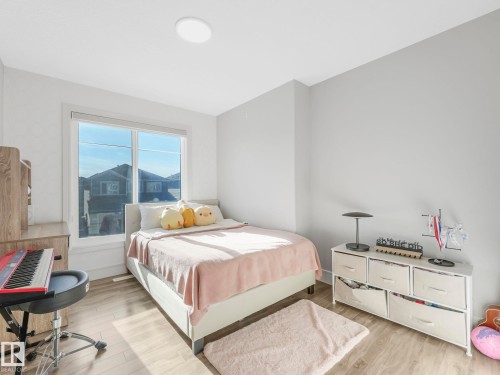 8641 Mayday Wynd, Edmonton, AB - Indoor Photo Showing Bedroom