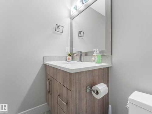 8641 Mayday Wynd, Edmonton, AB - Indoor Photo Showing Bathroom