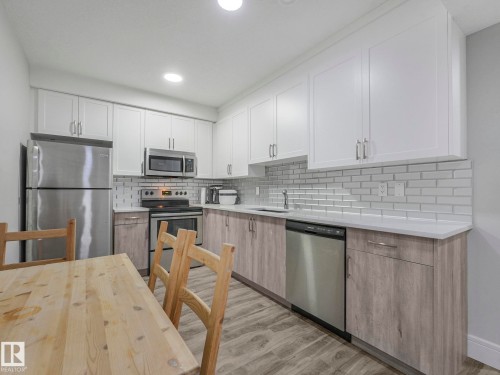8641 Mayday Wynd, Edmonton, AB - Indoor Photo Showing Kitchen With Upgraded Kitchen