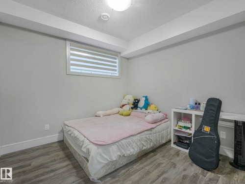 8641 Mayday Wynd, Edmonton, AB - Indoor Photo Showing Bedroom