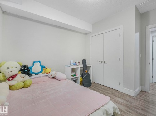 8641 Mayday Wynd, Edmonton, AB - Indoor Photo Showing Bedroom