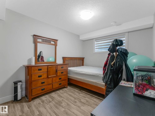 8641 Mayday Wynd, Edmonton, AB - Indoor Photo Showing Bedroom