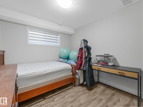 8641 Mayday Wynd, Edmonton, AB - Indoor Photo Showing Bedroom