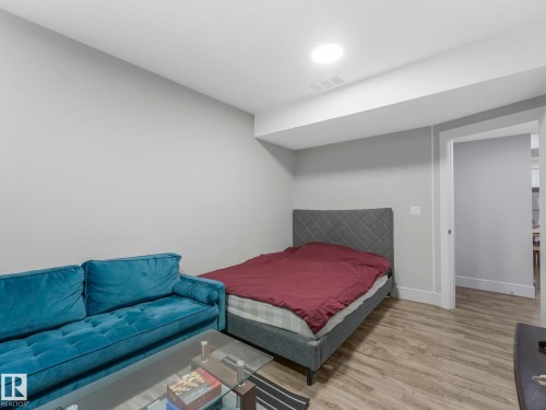 8641 Mayday Wynd, Edmonton, AB - Indoor Photo Showing Bedroom