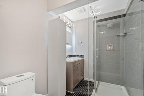 15608 44 Street, Edmonton, AB - Indoor Photo Showing Bathroom