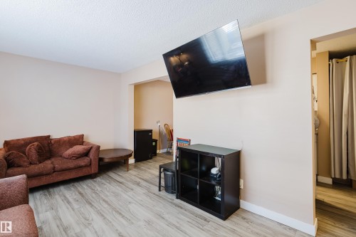 8 14120 80 Street, Edmonton, AB - Indoor Photo Showing Living Room