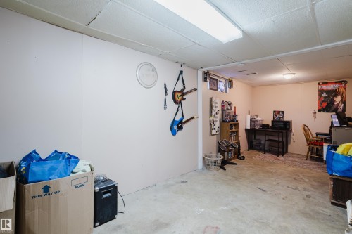 8 14120 80 Street, Edmonton, AB - Indoor