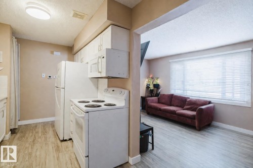 8 14120 80 Street, Edmonton, AB - Indoor Photo Showing Kitchen