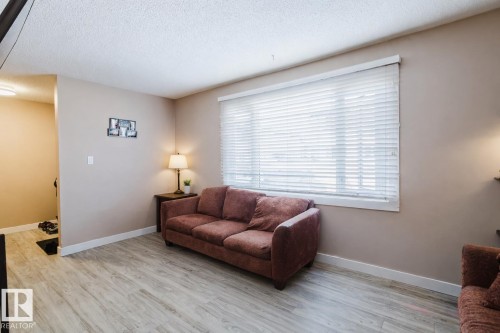8 14120 80 Street, Edmonton, AB - Indoor