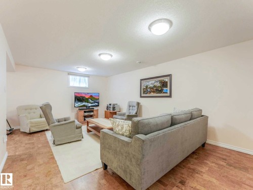 7508 76 Avenue, Edmonton, AB - Indoor