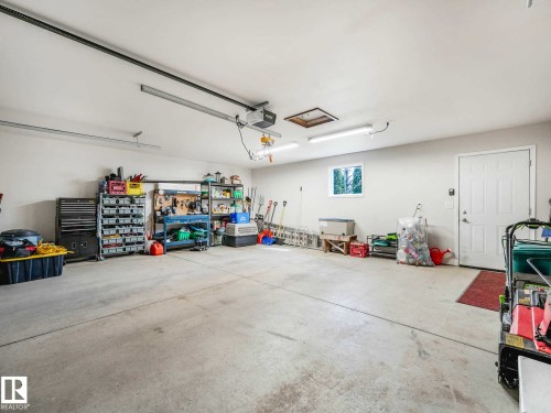 7508 76 Avenue, Edmonton, AB - Indoor Photo Showing Garage