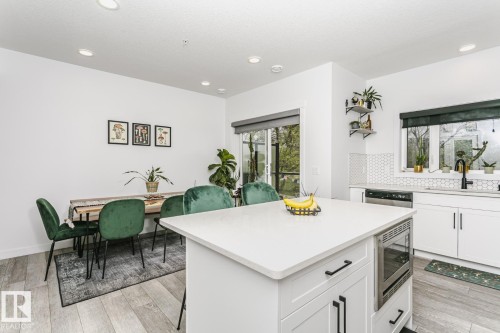 9737 101 Street, Edmonton, AB - Indoor