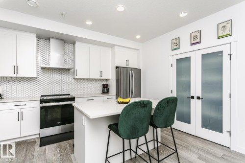 9737 101 Street, Edmonton, AB - Indoor Photo Showing Kitchen