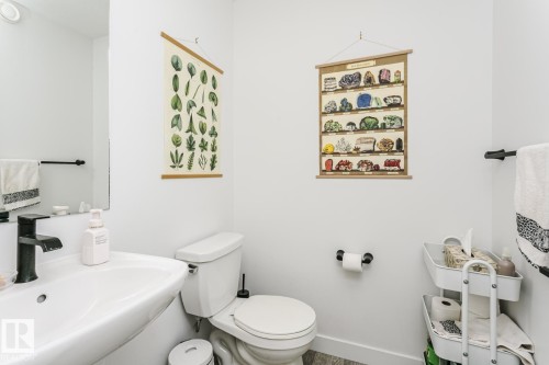 9737 101 Street, Edmonton, AB - Indoor Photo Showing Bathroom