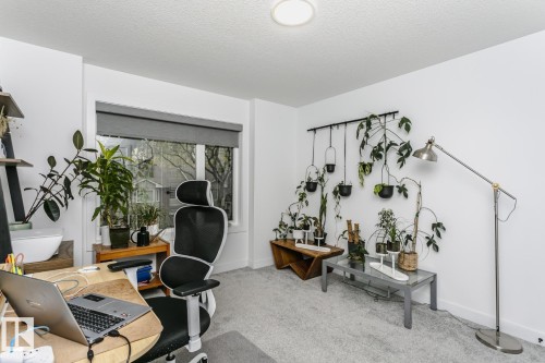 9737 101 Street, Edmonton, AB - Indoor