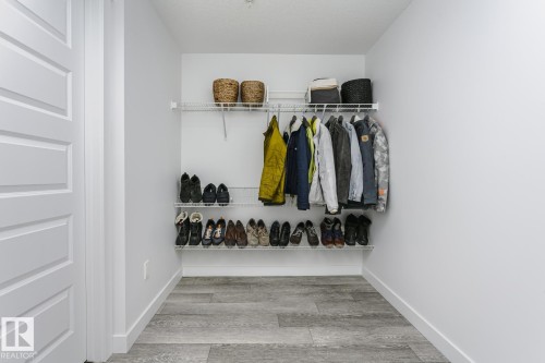 9737 101 Street, Edmonton, AB - Indoor