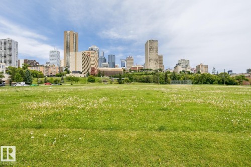 9737 101 Street, Edmonton, AB - Outdoor