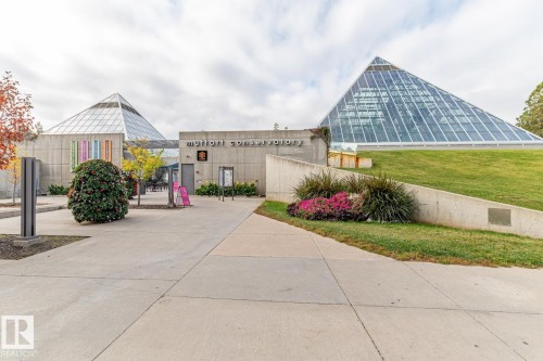 9737 101 Street, Edmonton, AB - Outdoor