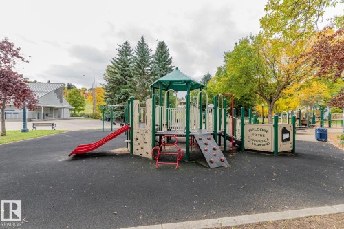 9737 101 Street, Edmonton, AB - Outdoor