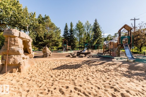9737 101 Street, Edmonton, AB - Outdoor