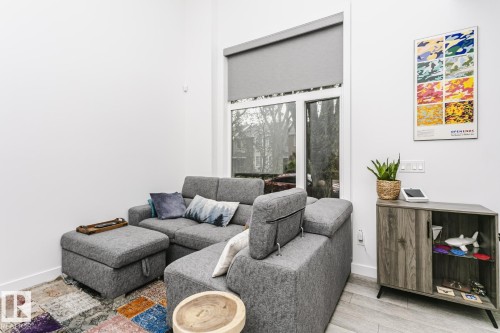 9737 101 Street, Edmonton, AB - Indoor