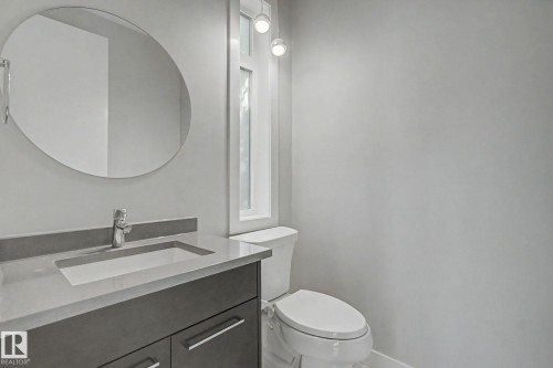 11430 75 Avenue, Edmonton, AB - Indoor Photo Showing Bathroom