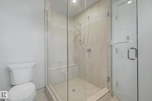 11430 75 Avenue, Edmonton, AB - Indoor Photo Showing Bathroom