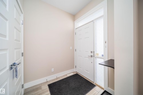 9527 75 Avenue, Edmonton, AB - Indoor Photo Showing Other Room