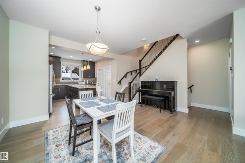 9527 75 Avenue, Edmonton, AB - Indoor Photo Showing Dining Room