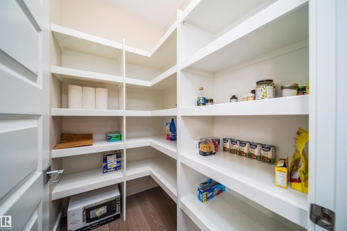 9527 75 Avenue, Edmonton, AB - Indoor With Storage