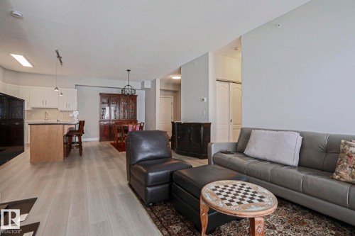 432 1406 Hodgson Way, Edmonton, AB - Indoor Photo Showing Living Room
