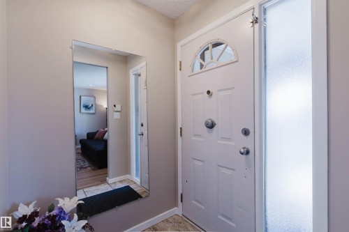10946 Beaumaris Road, Edmonton, AB - Indoor Photo Showing Other Room