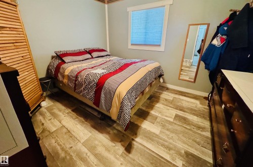 401 60501 Rr 120, Rural St. Paul County, AB - Indoor Photo Showing Bedroom