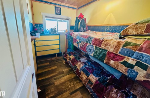 401 60501 Rr 120, Rural St. Paul County, AB - Indoor Photo Showing Bedroom