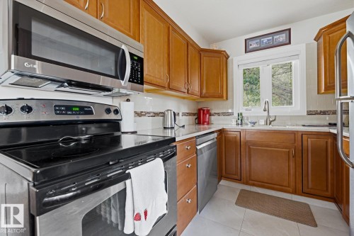 8754 Strathearn Drive Nw, Edmonton, AB - Indoor Photo Showing Kitchen
