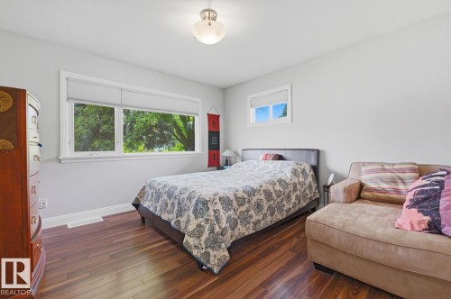 8754 Strathearn Drive Nw, Edmonton, AB - Indoor Photo Showing Bedroom