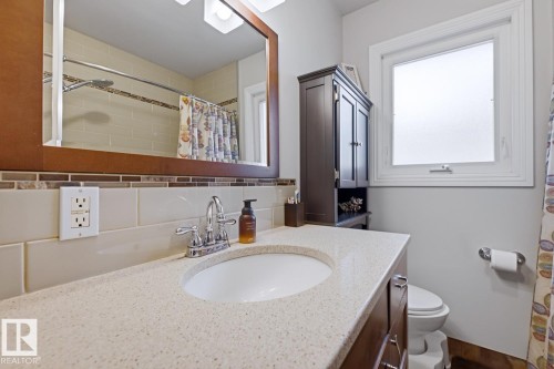 8754 Strathearn Drive Nw, Edmonton, AB - Indoor Photo Showing Bathroom