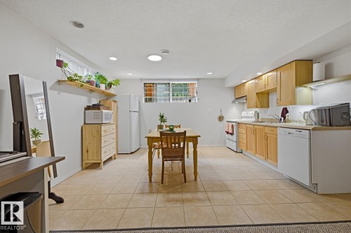 8754 Strathearn Drive Nw, Edmonton, AB - Indoor Photo Showing Kitchen