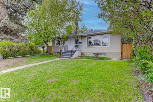 8754 Strathearn Drive Nw, Edmonton, AB - Outdoor