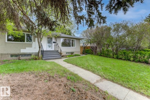 8754 Strathearn Drive Nw, Edmonton, AB - Outdoor
