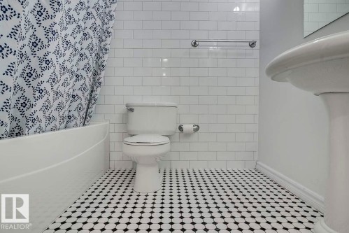 808 10134 100 Street, Edmonton, AB - Indoor Photo Showing Bathroom