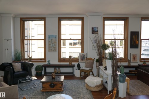 808 10134 100 Street, Edmonton, AB - Indoor Photo Showing Living Room