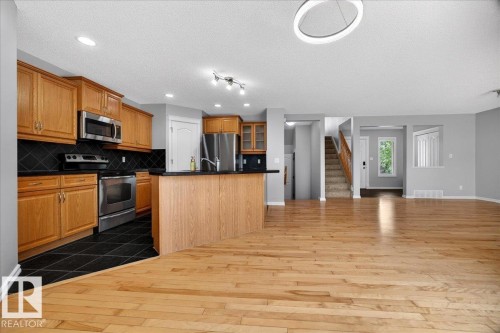 83 Becker Crescent, Fort Saskatchewan, AB - Indoor Photo Showing Kitchen