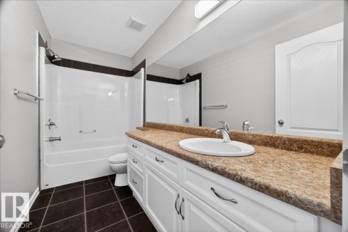 83 Becker Crescent, Fort Saskatchewan, AB - Indoor Photo Showing Bathroom