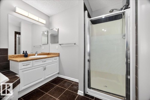 83 Becker Crescent, Fort Saskatchewan, AB - Indoor Photo Showing Bathroom
