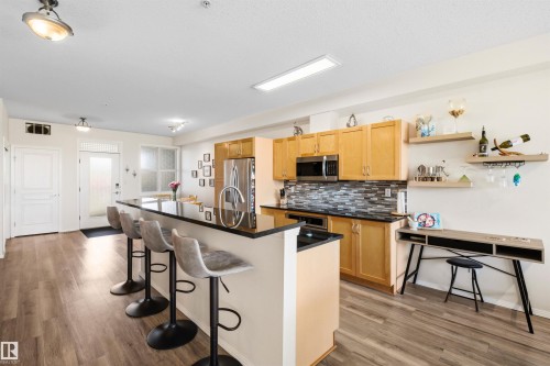 215 9507 101 Avenue, Edmonton, AB 