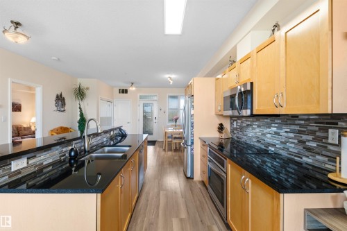215 9507 101 Avenue, Edmonton, AB 